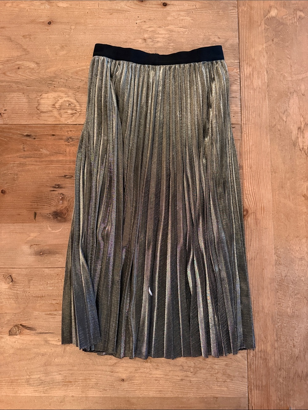 Lush Metallic Pleated Midi Skirt - Gold with Black Waistband